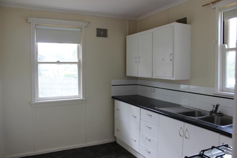 40 Gilmore Avenue MOUNT AUSTIN 5