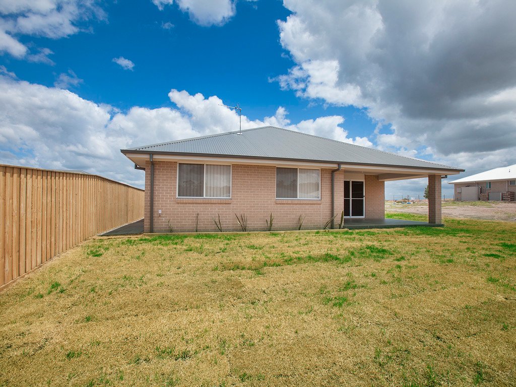 40 Harvest Boulevarde  CHISHOLM 8