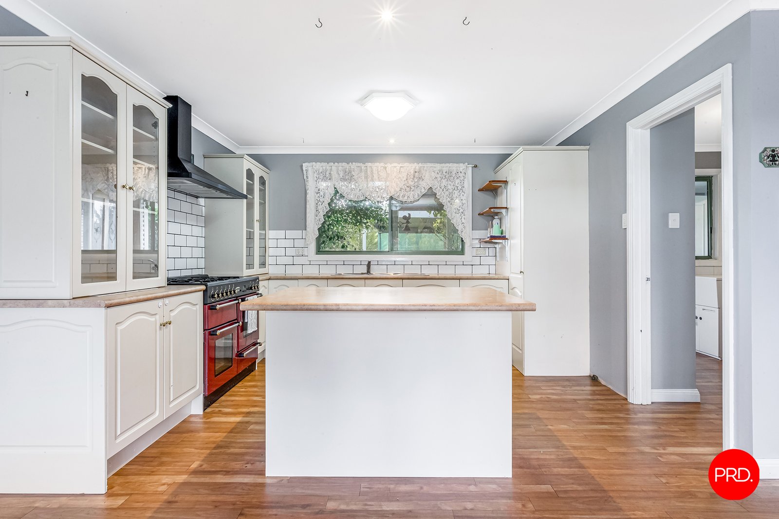 40 Honeysuckle Road LAURISTON 9