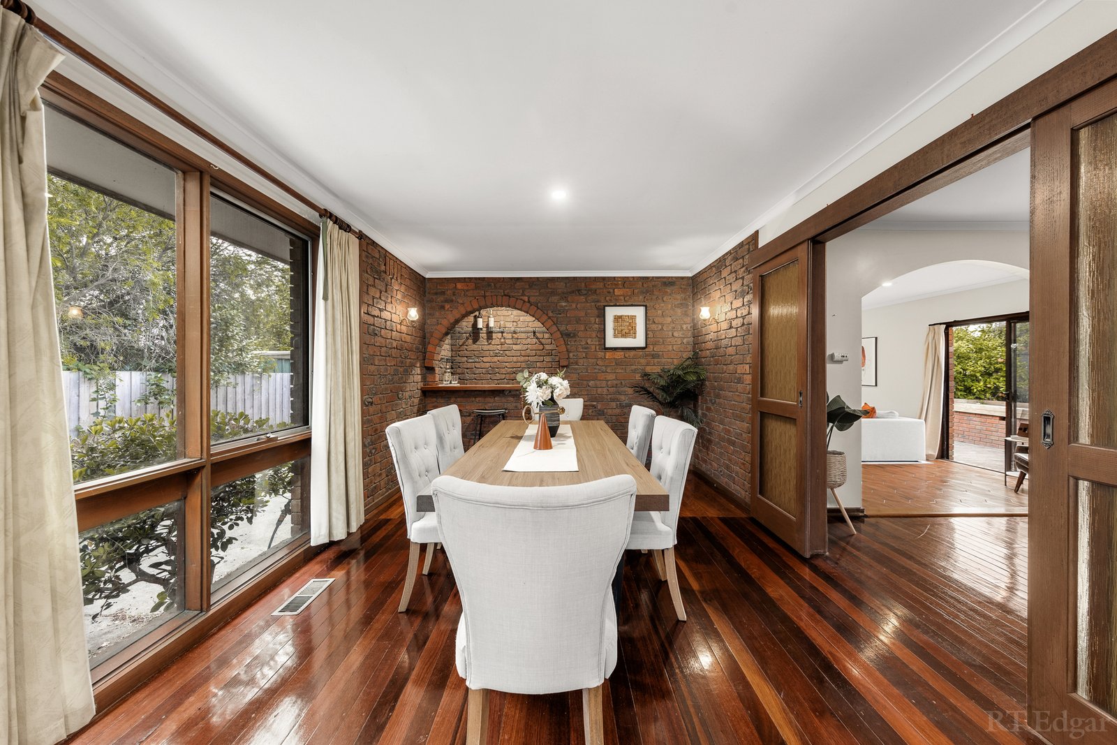 Real Estate and Property in 40 King Arthur Drive, Glen Waverley, VIC