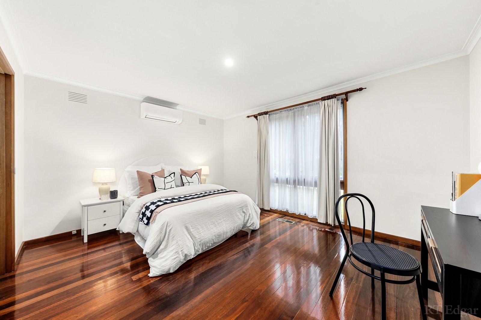 Real Estate and Property in 40 King Arthur Drive, Glen Waverley, VIC