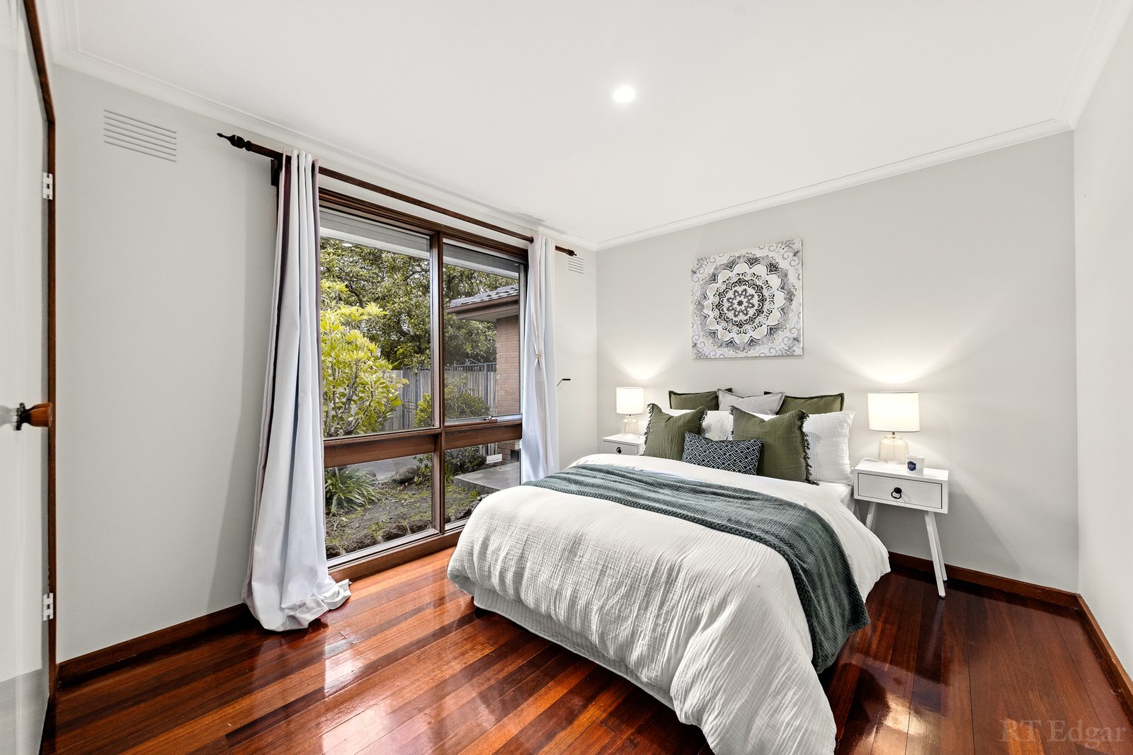 Real Estate and Property in 40 King Arthur Drive, Glen Waverley, VIC