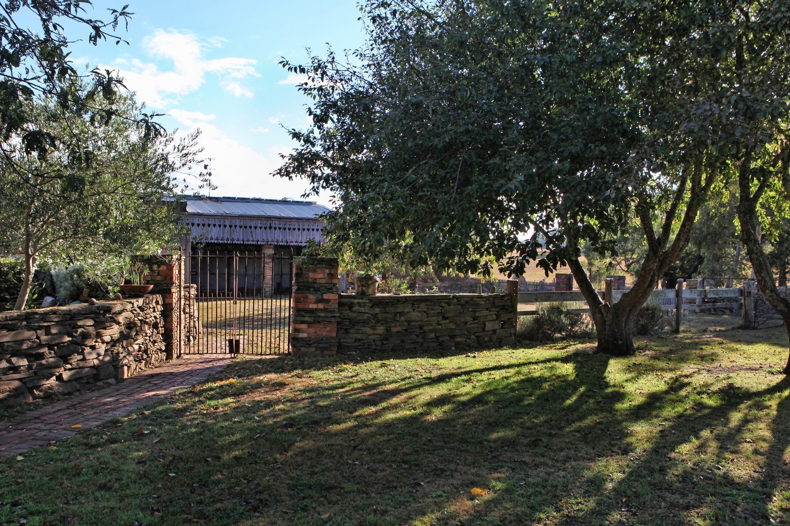 Real Estate and Property in 40 Koala Drive, Newham, VIC