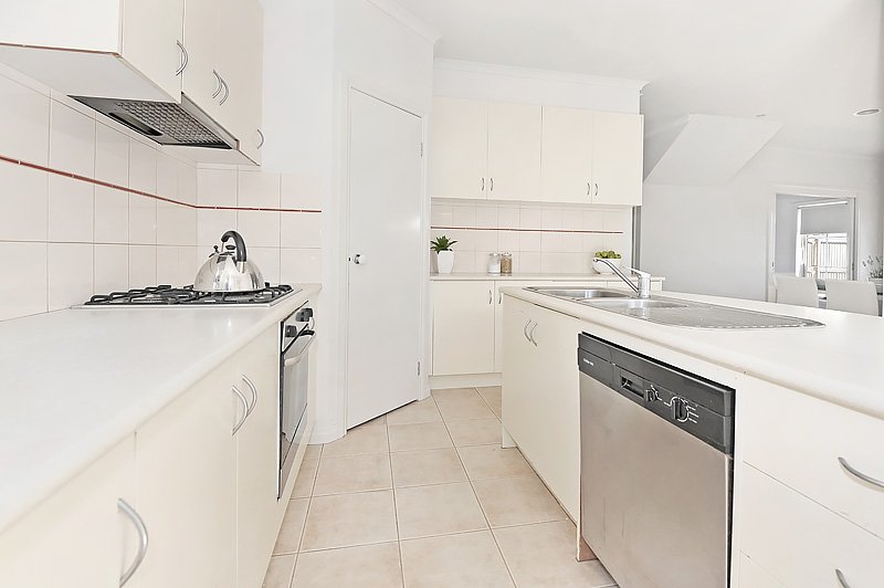 Gallery: 40 Lake Gardens Avenue