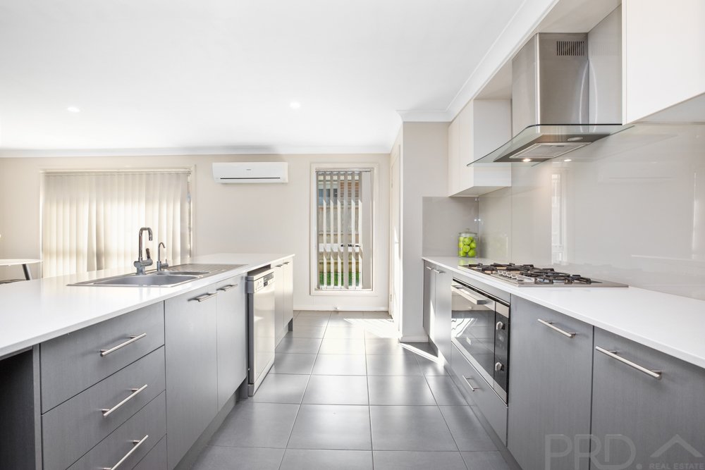 40 Lapwing Street ABERGLASSLYN 2