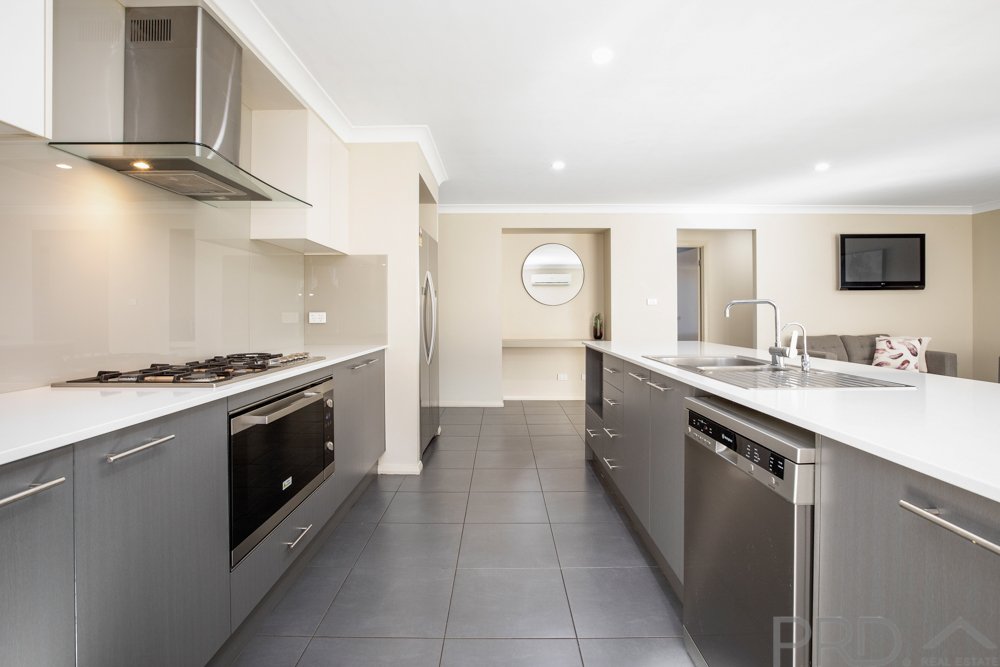 40 Lapwing Street ABERGLASSLYN 9