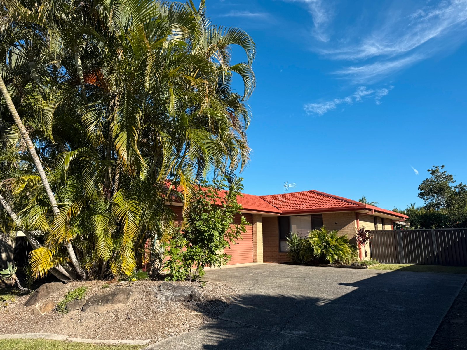 40 Lochinvar Court ASHMORE 1