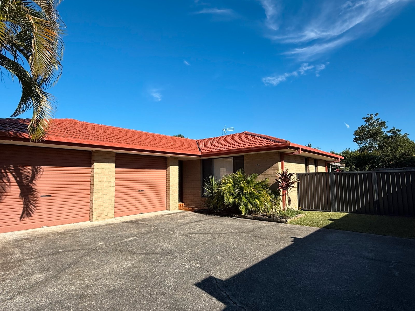 40 Lochinvar Court ASHMORE 2