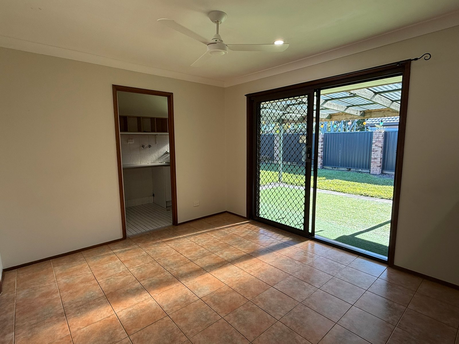 40 Lochinvar Court ASHMORE 9