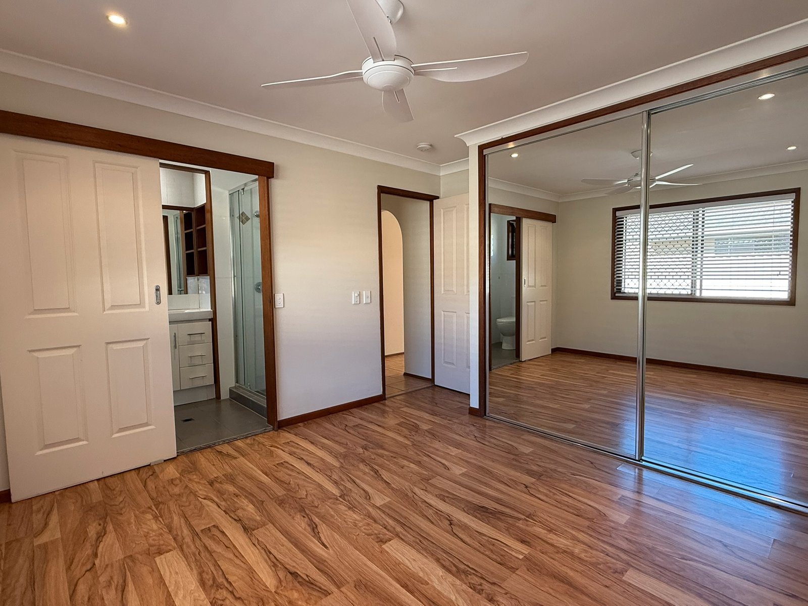 40 Lochinvar Court ASHMORE 10