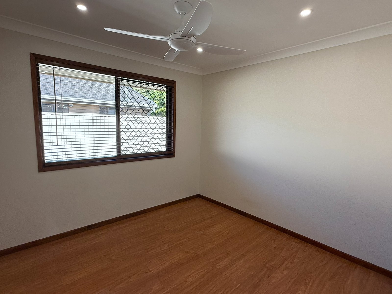 40 Lochinvar Court ASHMORE 12