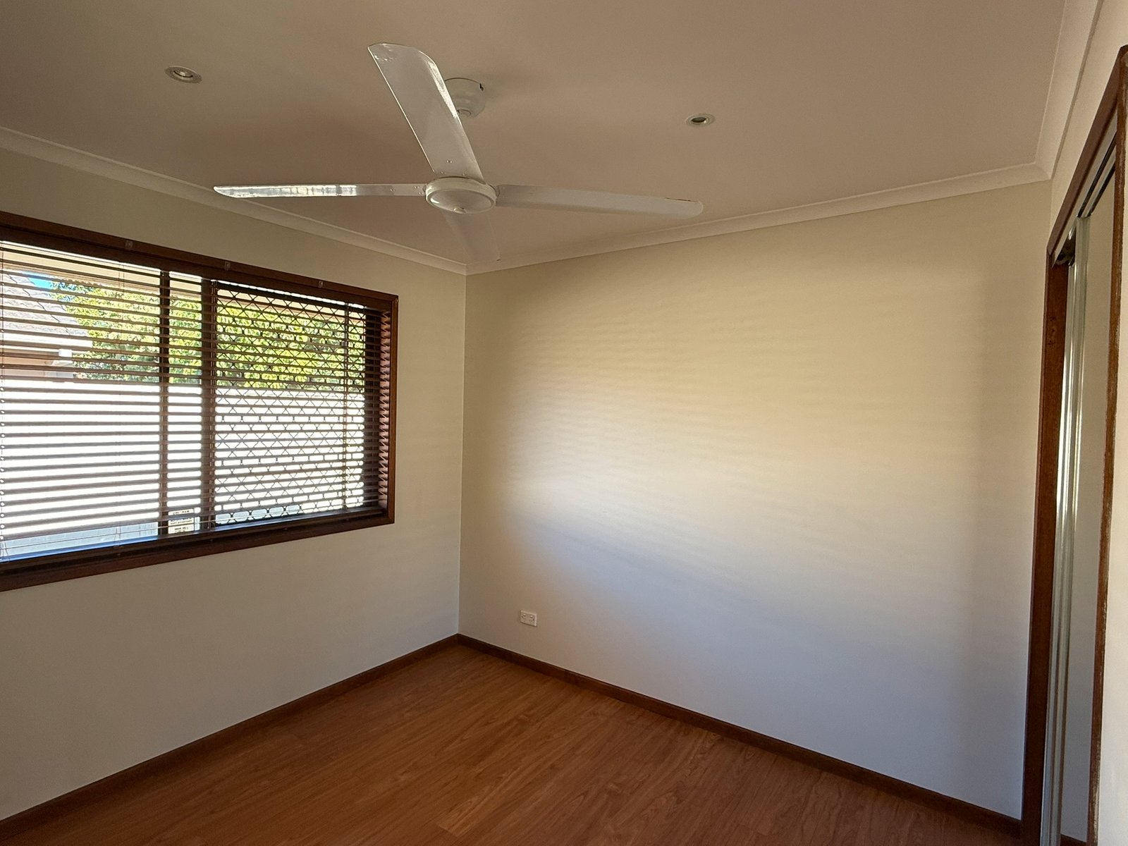 40 Lochinvar Court ASHMORE 13