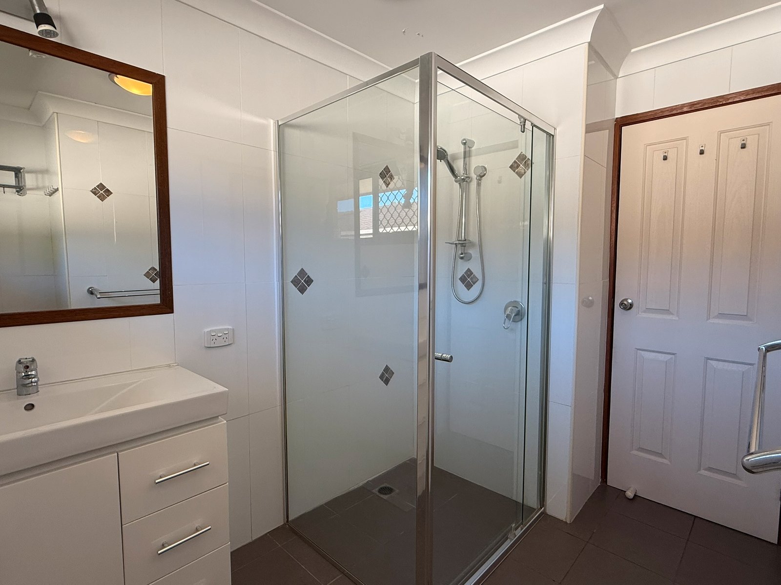 40 Lochinvar Court ASHMORE 14