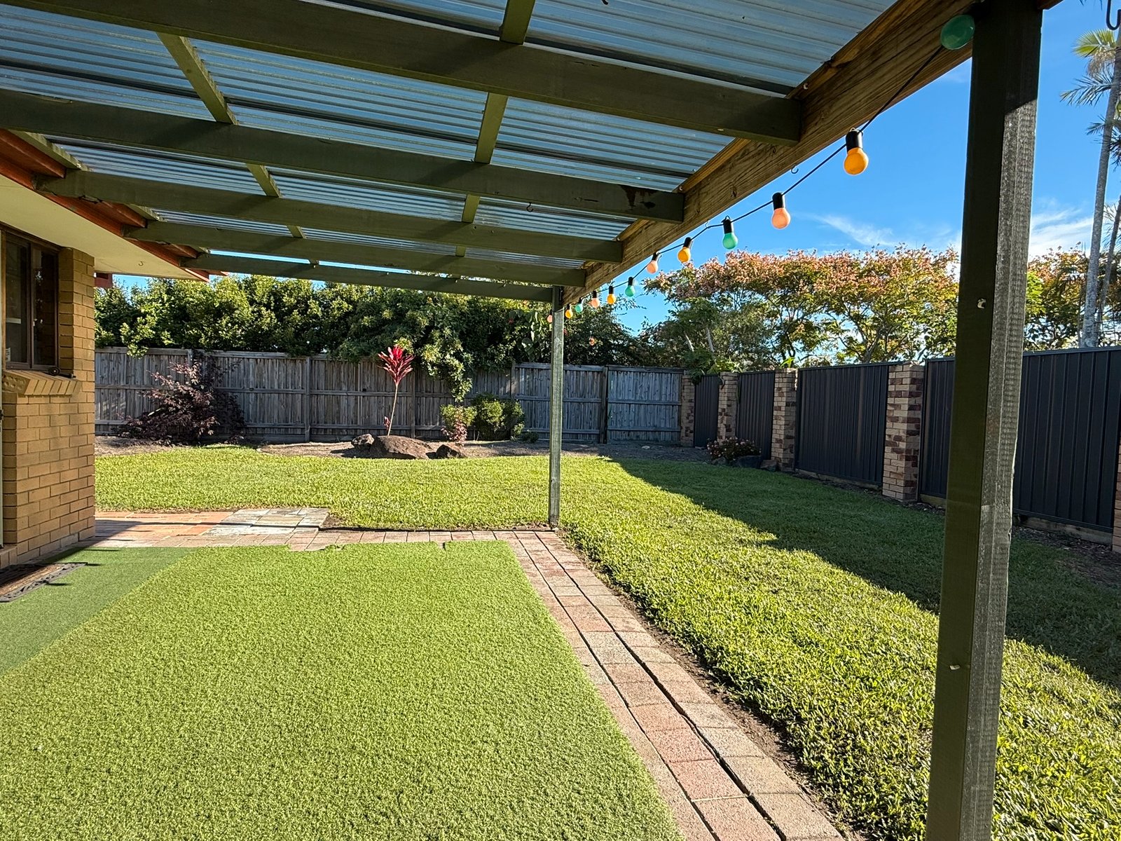 40 Lochinvar Court ASHMORE 16