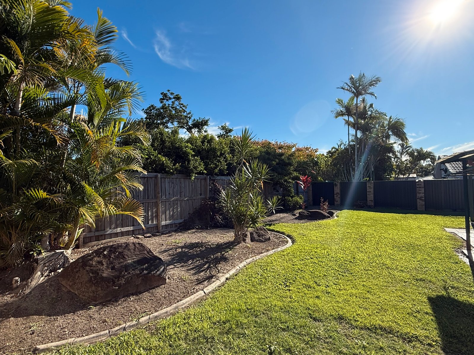 40 Lochinvar Court ASHMORE 18
