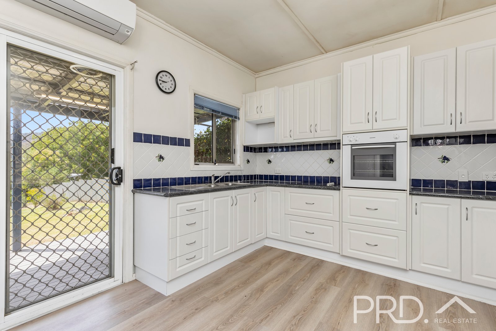 40 Lockhart Street ADELONG 8
