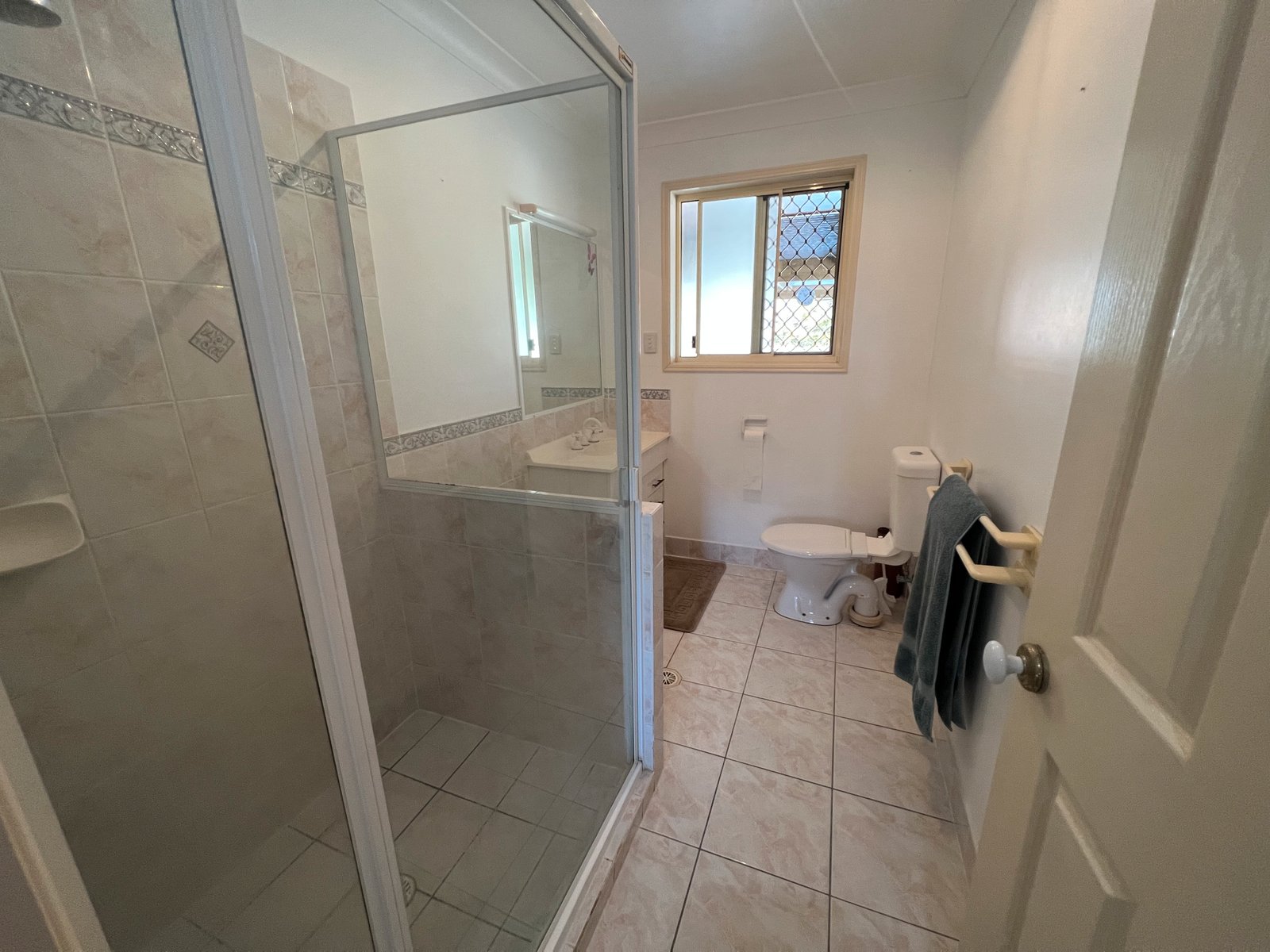 40 Lomandra Street BOYNE ISLAND 12