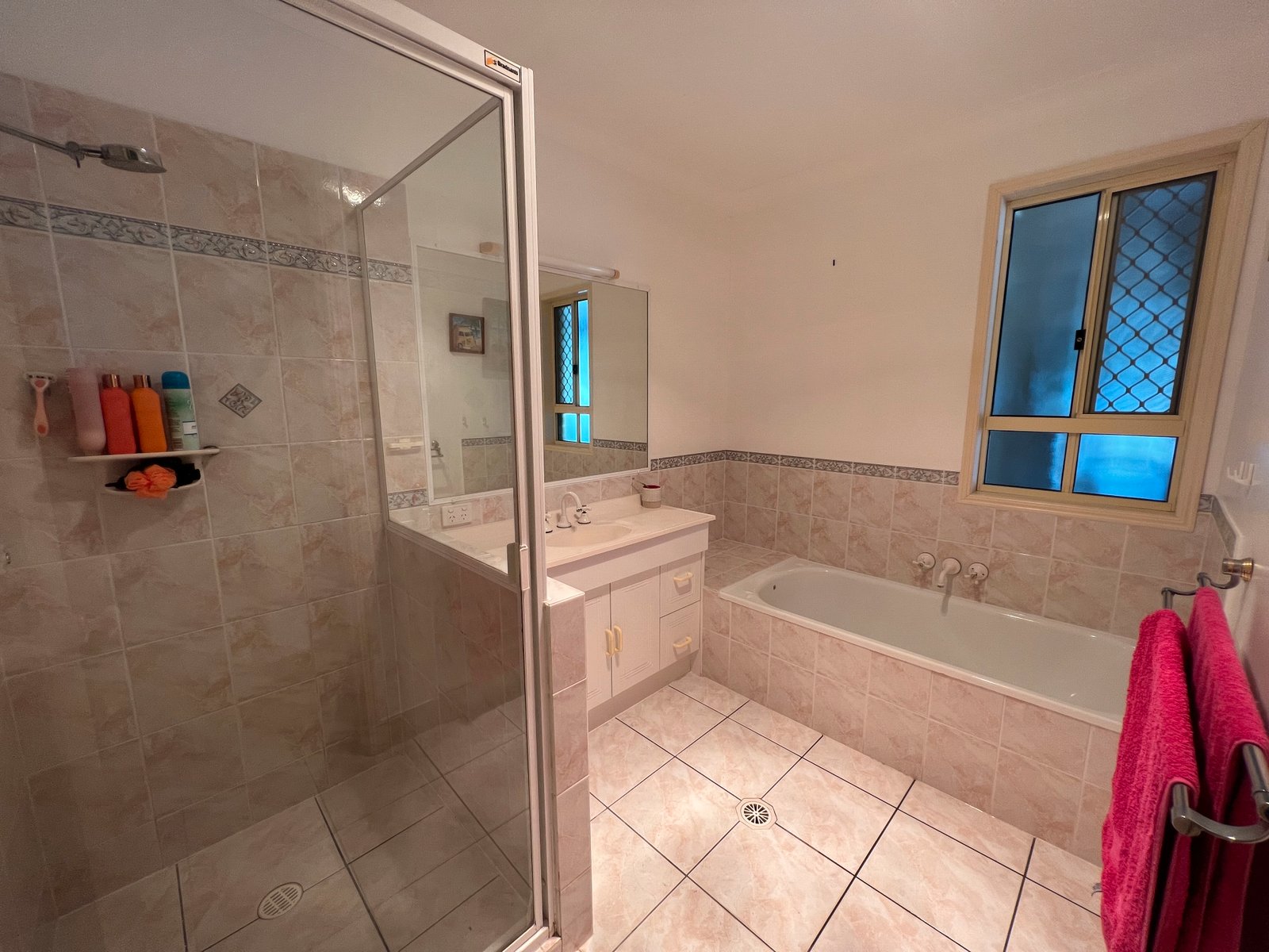 40 Lomandra Street BOYNE ISLAND 15