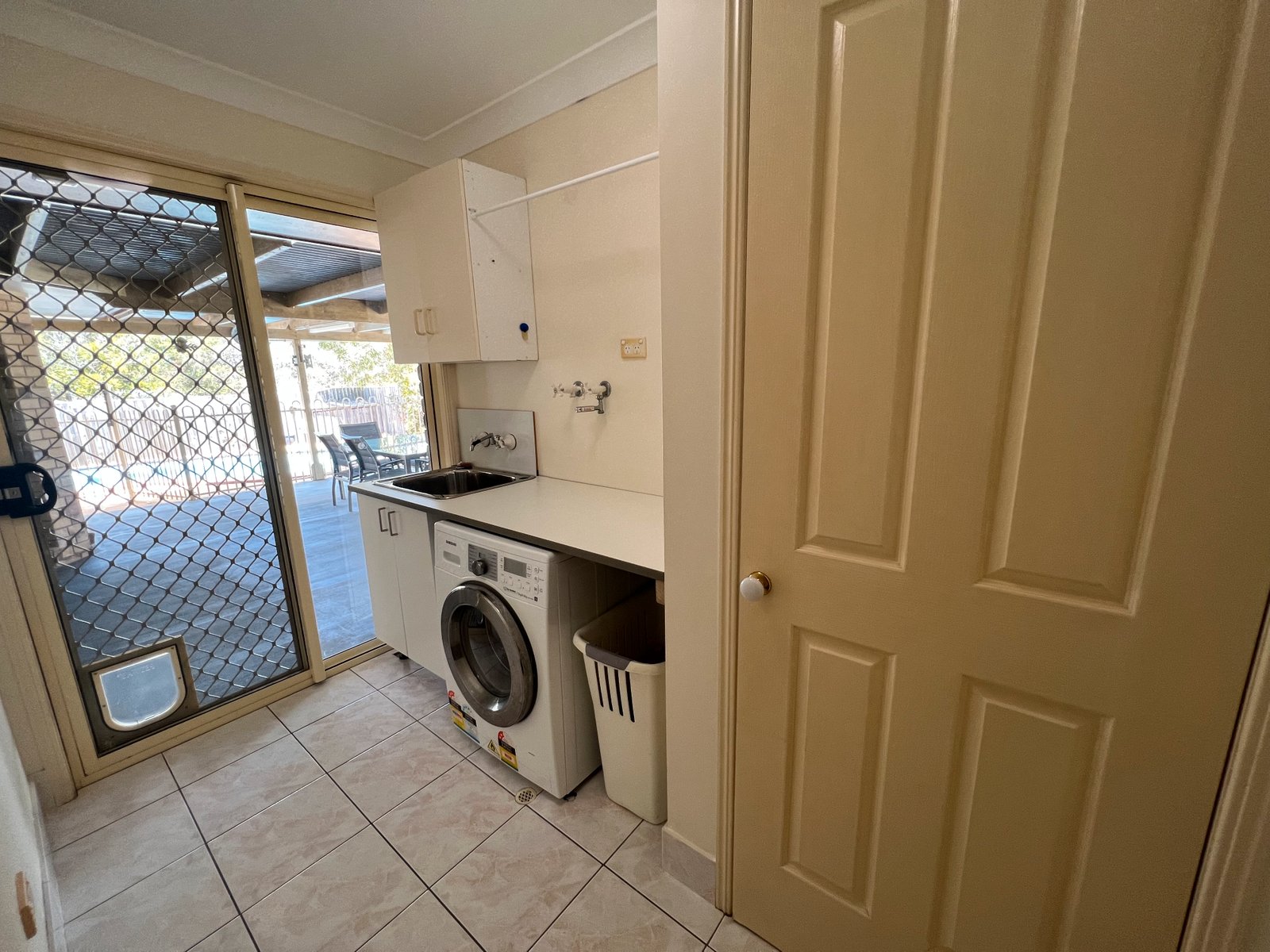 40 Lomandra Street BOYNE ISLAND 16