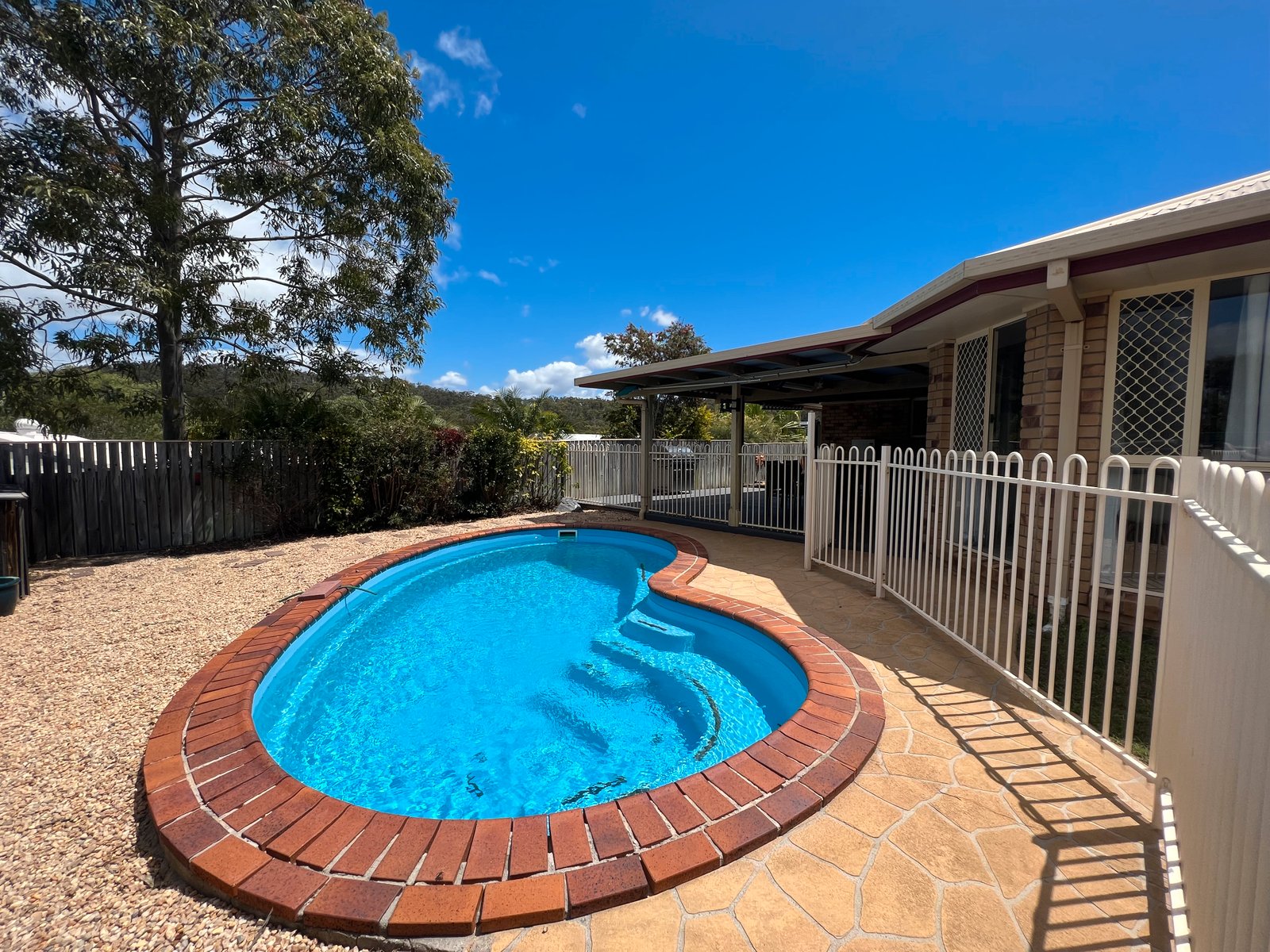 40 Lomandra Street BOYNE ISLAND 19