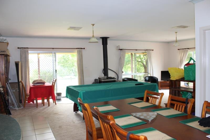 40 Manoora Crescent MOUNT AUSTIN 7