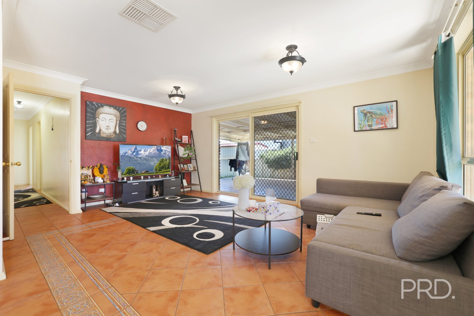40 Milburn Road OXLEY VALE 3