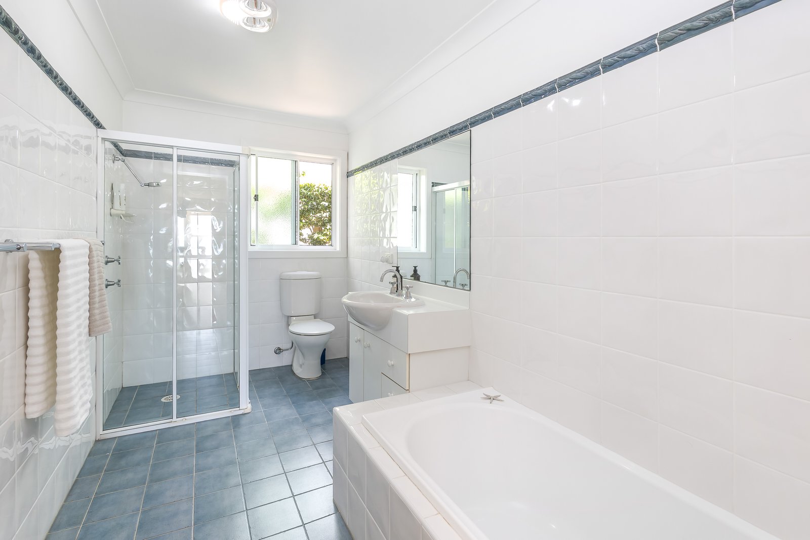 40 Mulubinda Parade CORLETTE 33