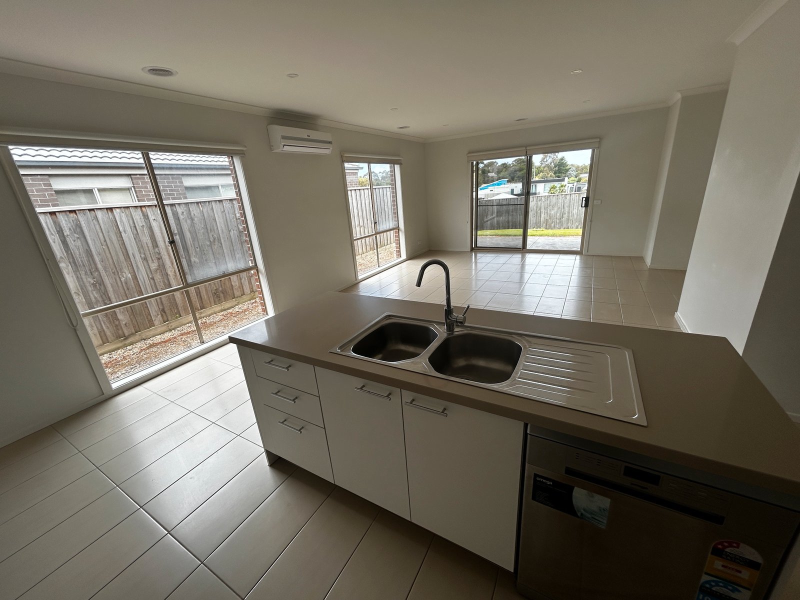 Gallery: 40 Newfields Drive