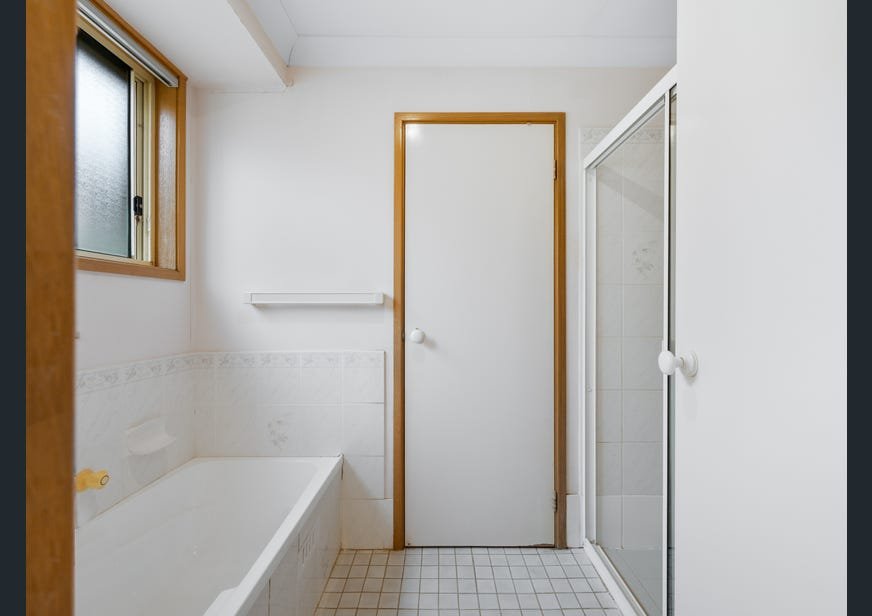 40 Oriole St  Glenmore Park 9