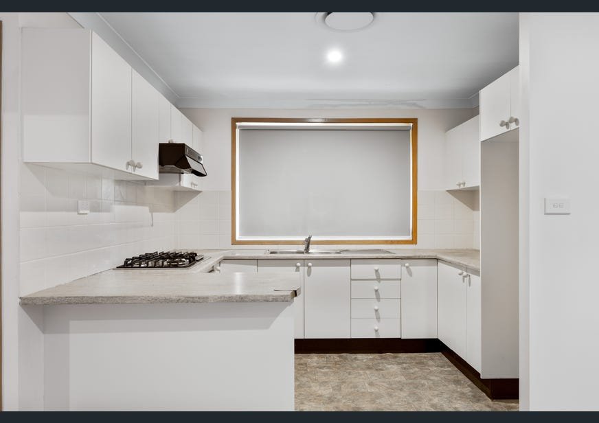 40 Oriole St  Glenmore Park 2