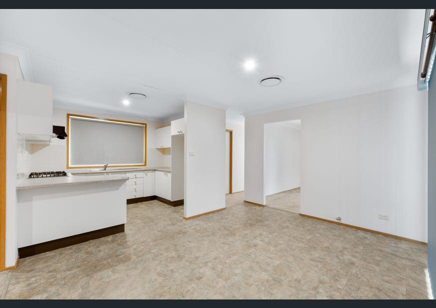 40 Oriole St  Glenmore Park 3