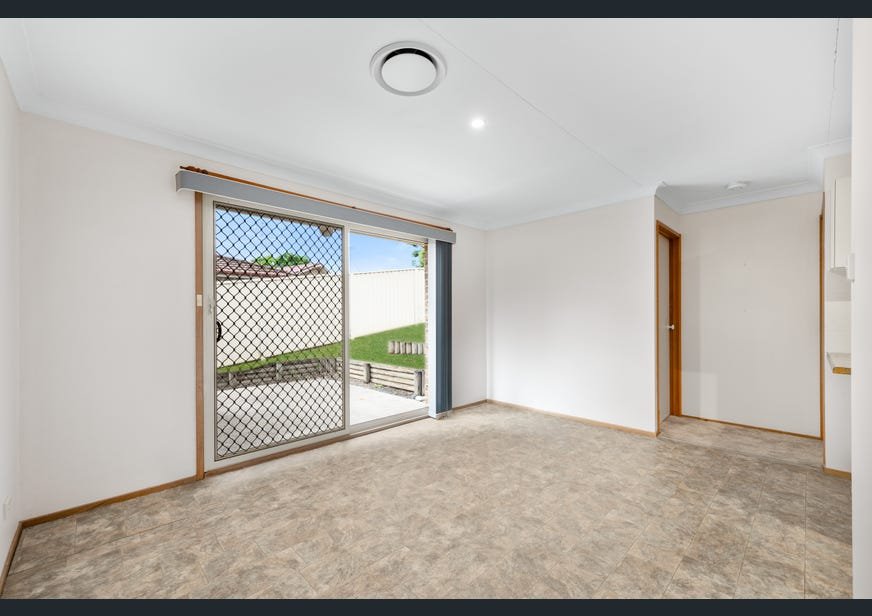 40 Oriole St  Glenmore Park 4