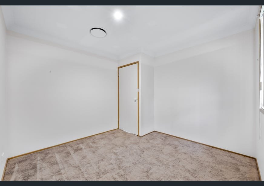 40 Oriole St  Glenmore Park 8