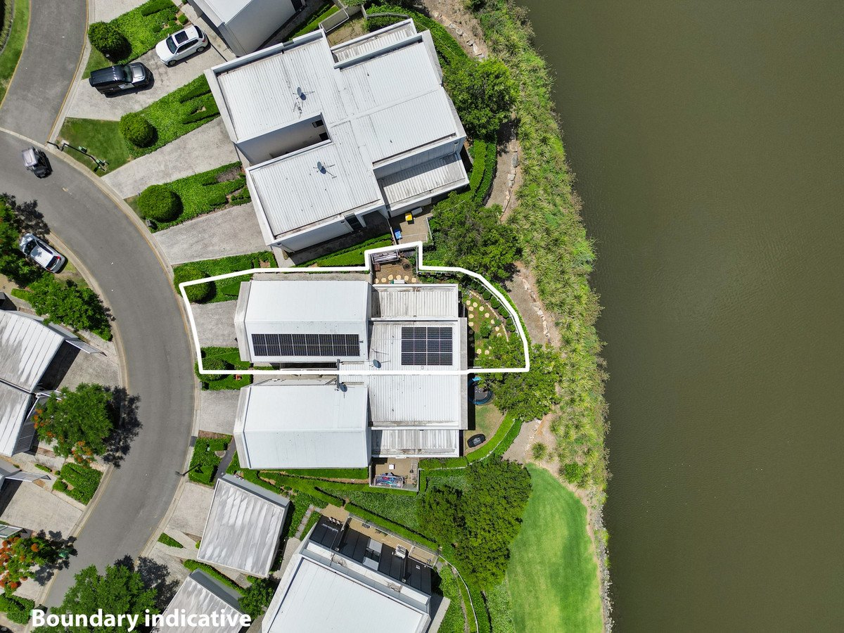 40 Peninsula Drive Robina 2