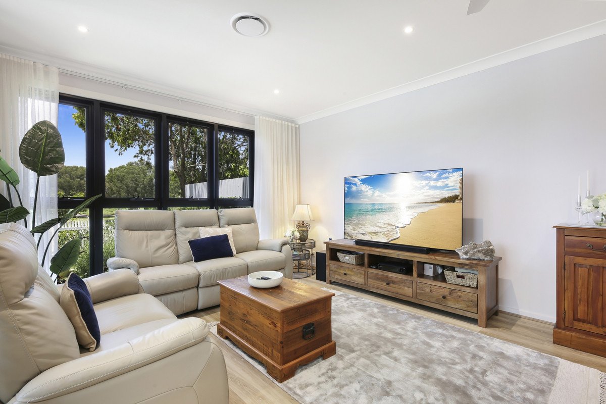 40 Peninsula Drive Robina 9