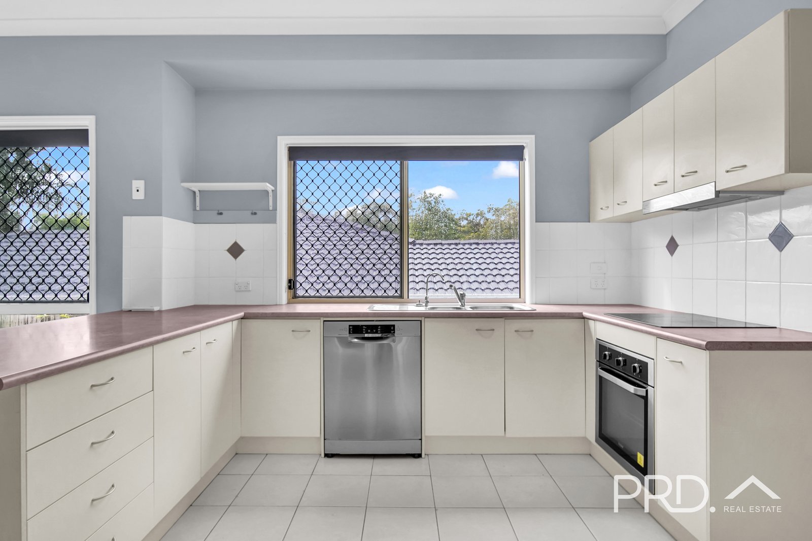 40 PORTLAND Parade REDLAND BAY 12