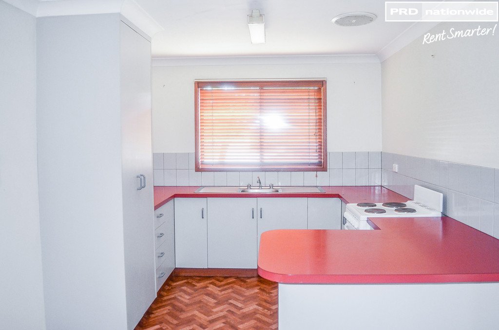 40 Pugsley Ave  ESTELLA 4