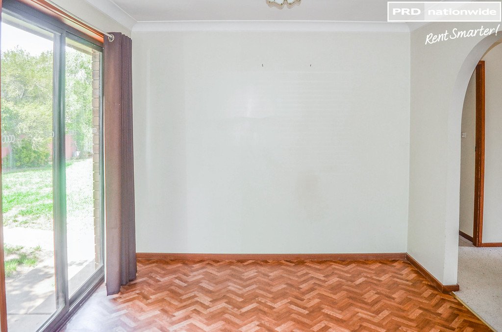 40 Pugsley Ave  ESTELLA 5