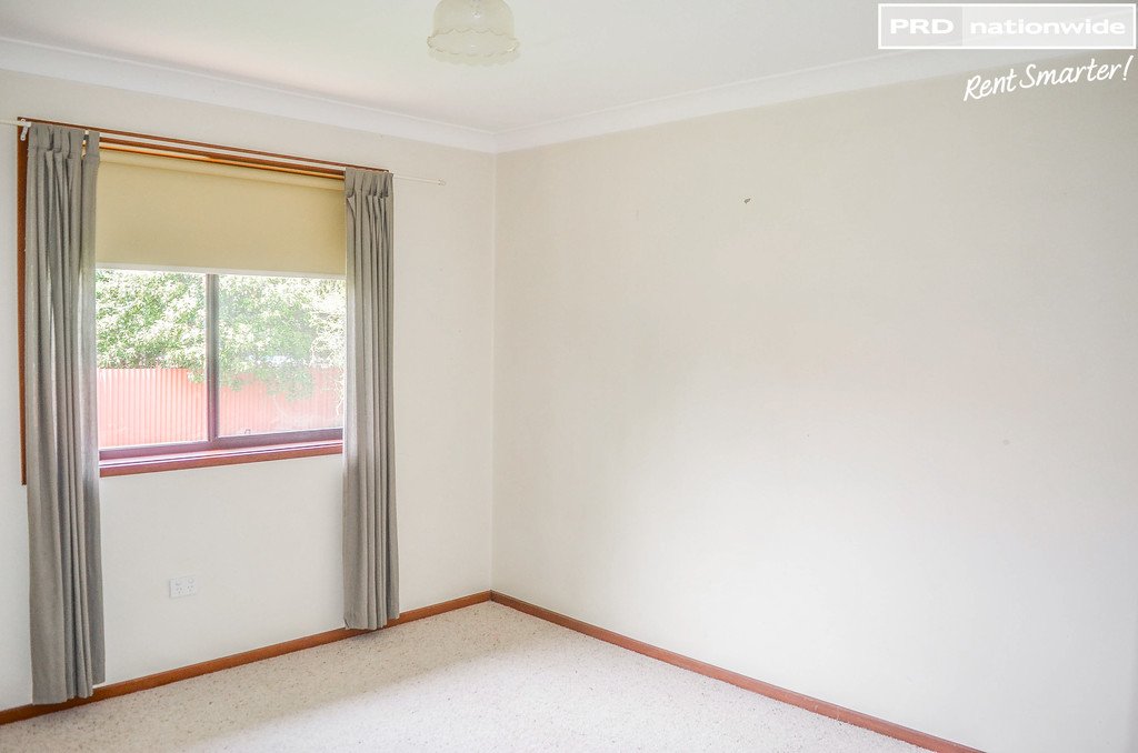 40 Pugsley Ave  ESTELLA 8