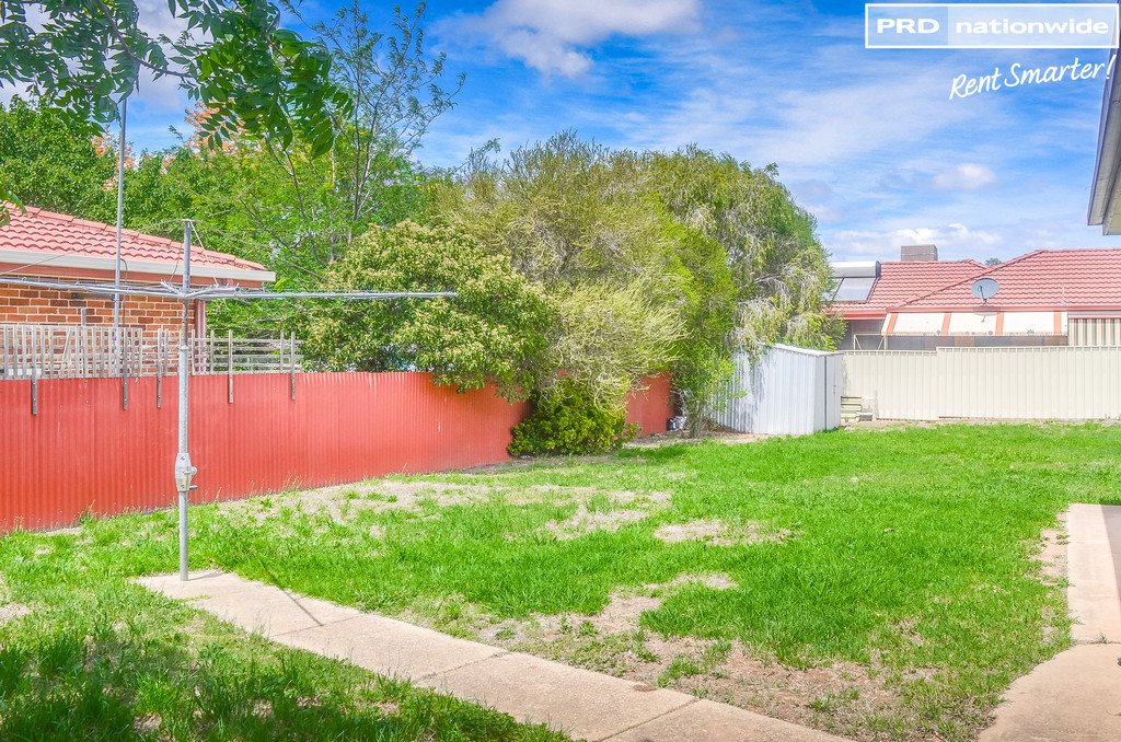 40 Pugsley Ave  ESTELLA 9