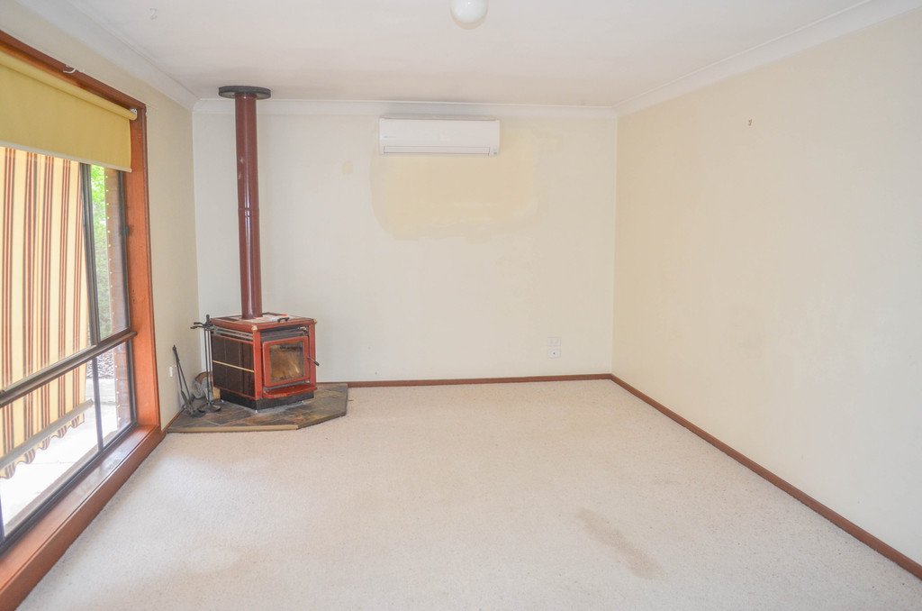 40 Pugsley Ave  ESTELLA 4