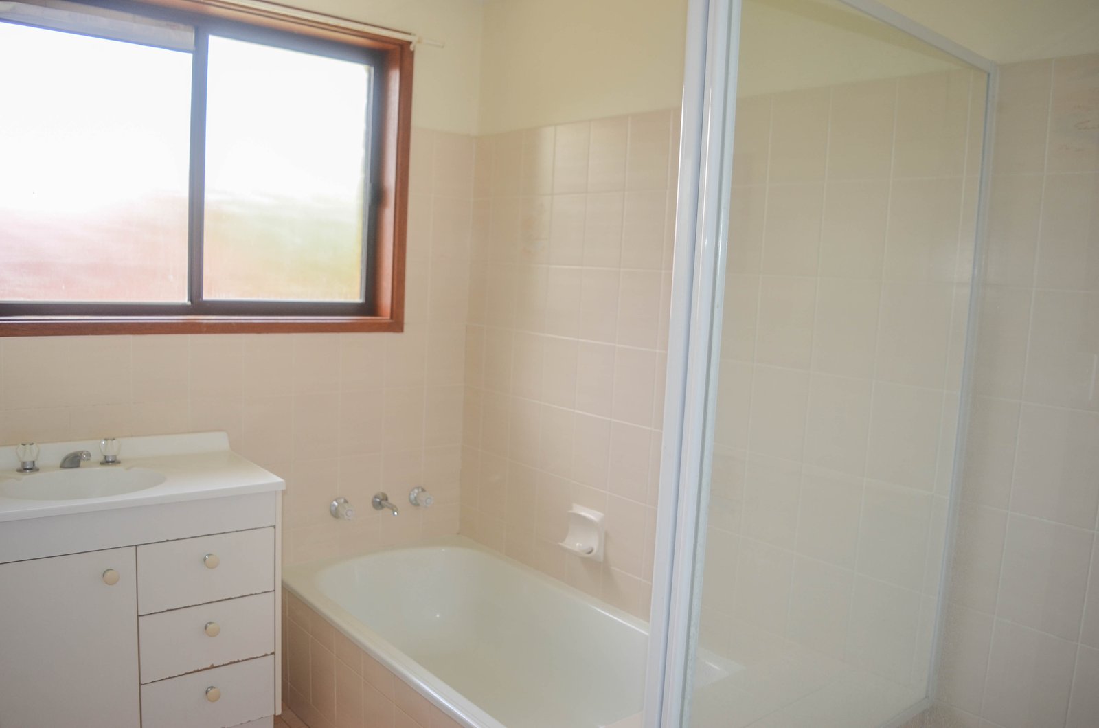 40 Pugsley Ave  ESTELLA 6