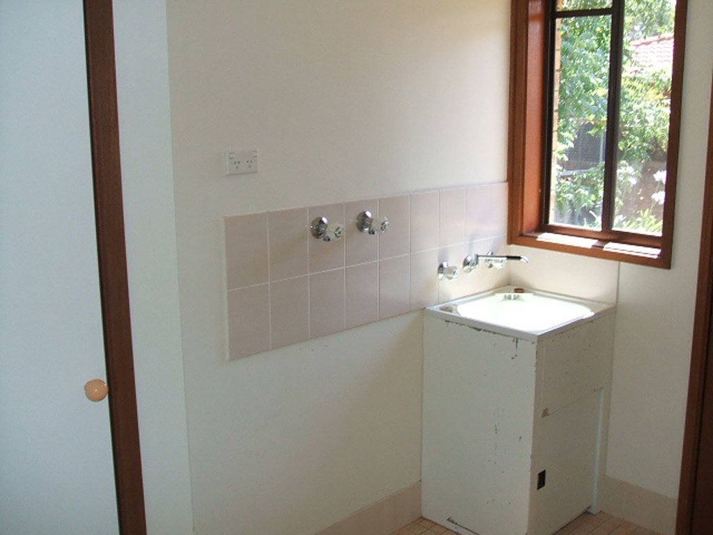 40 Pugsley Ave  ESTELLA 5