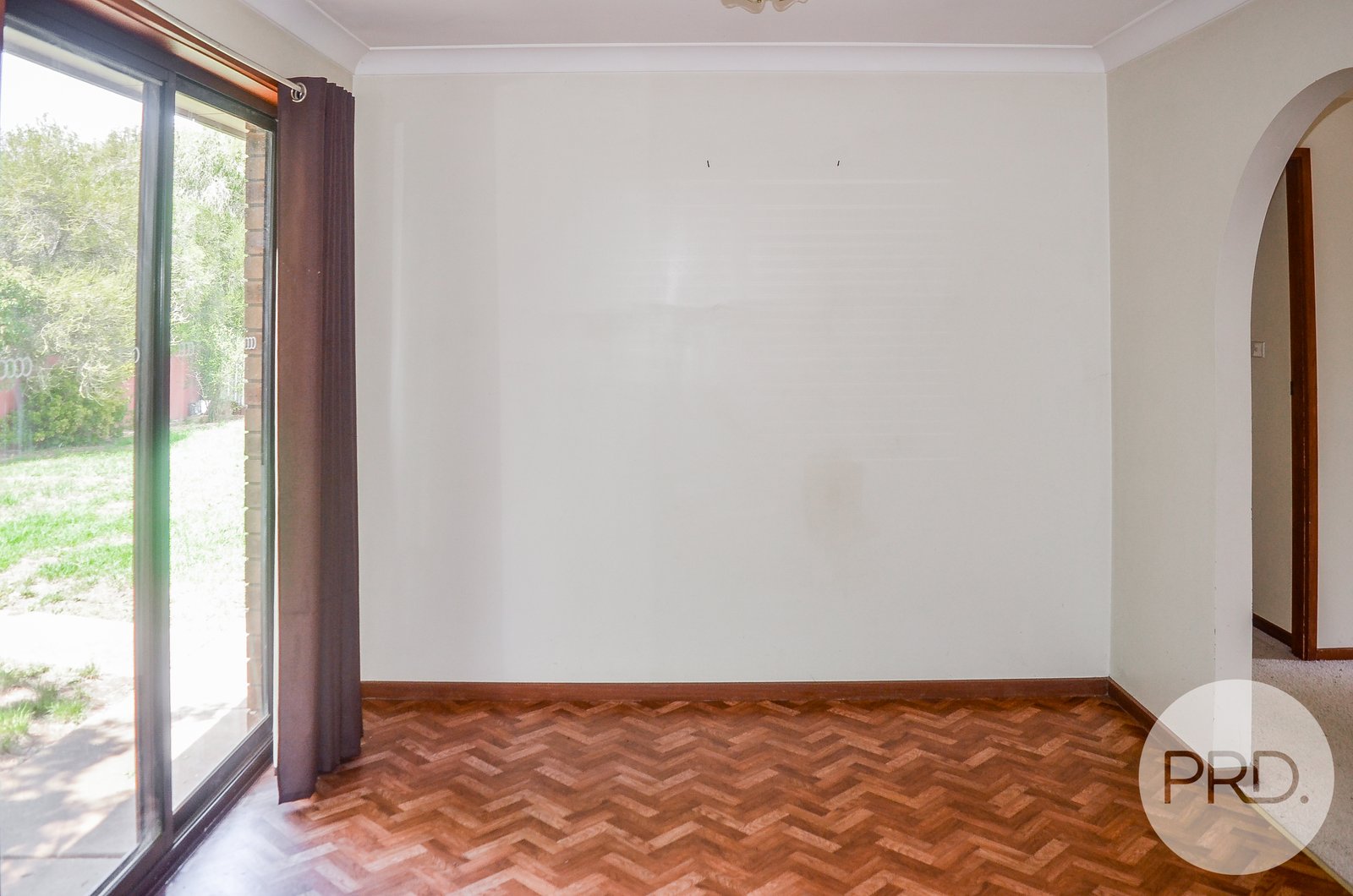 40 Pugsley Ave  ESTELLA 5