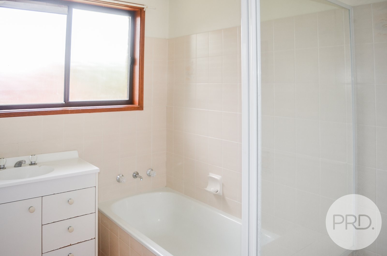 40 Pugsley Ave  ESTELLA 9