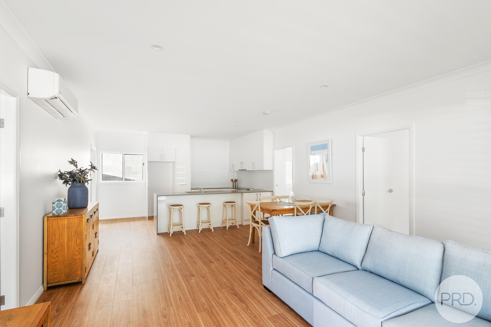 40 Ridgeview Drive, (off Fleet Street)  SALAMANDER BAY 4