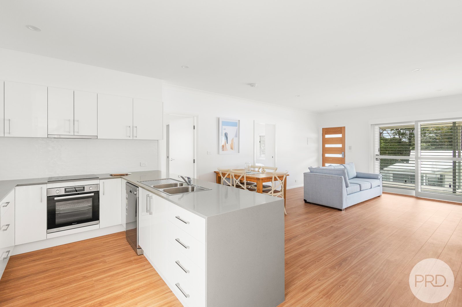 40 Ridgeview Drive, (off Fleet Street)  SALAMANDER BAY 6