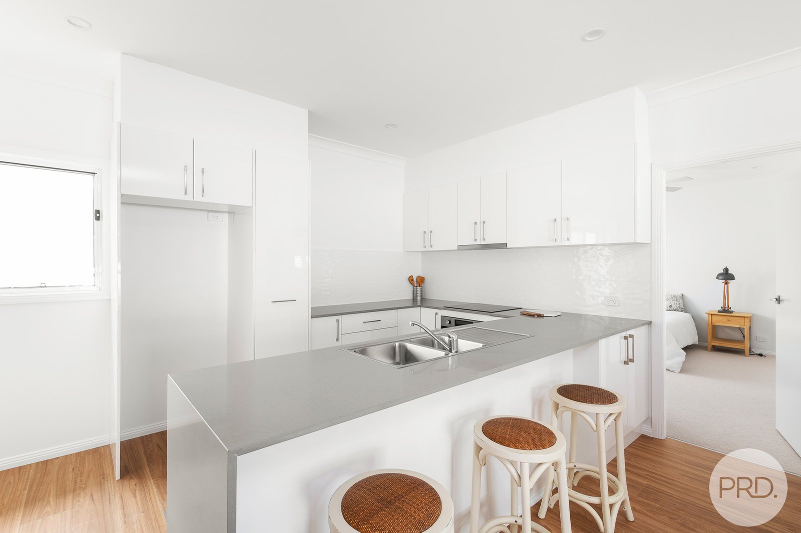 40 Ridgeview Drive, (off Fleet Street)  SALAMANDER BAY 7