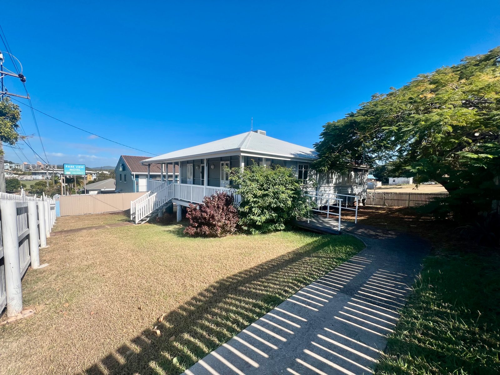 40 Roseberry Street GLADSTONE CENTRAL 9