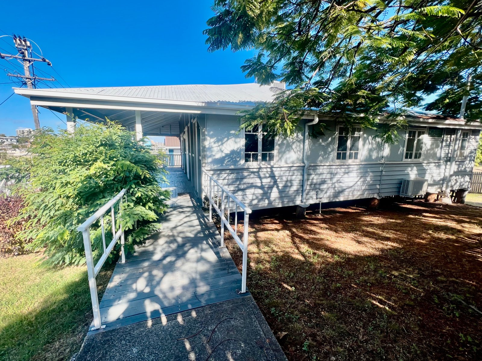 40 Roseberry Street GLADSTONE CENTRAL 10